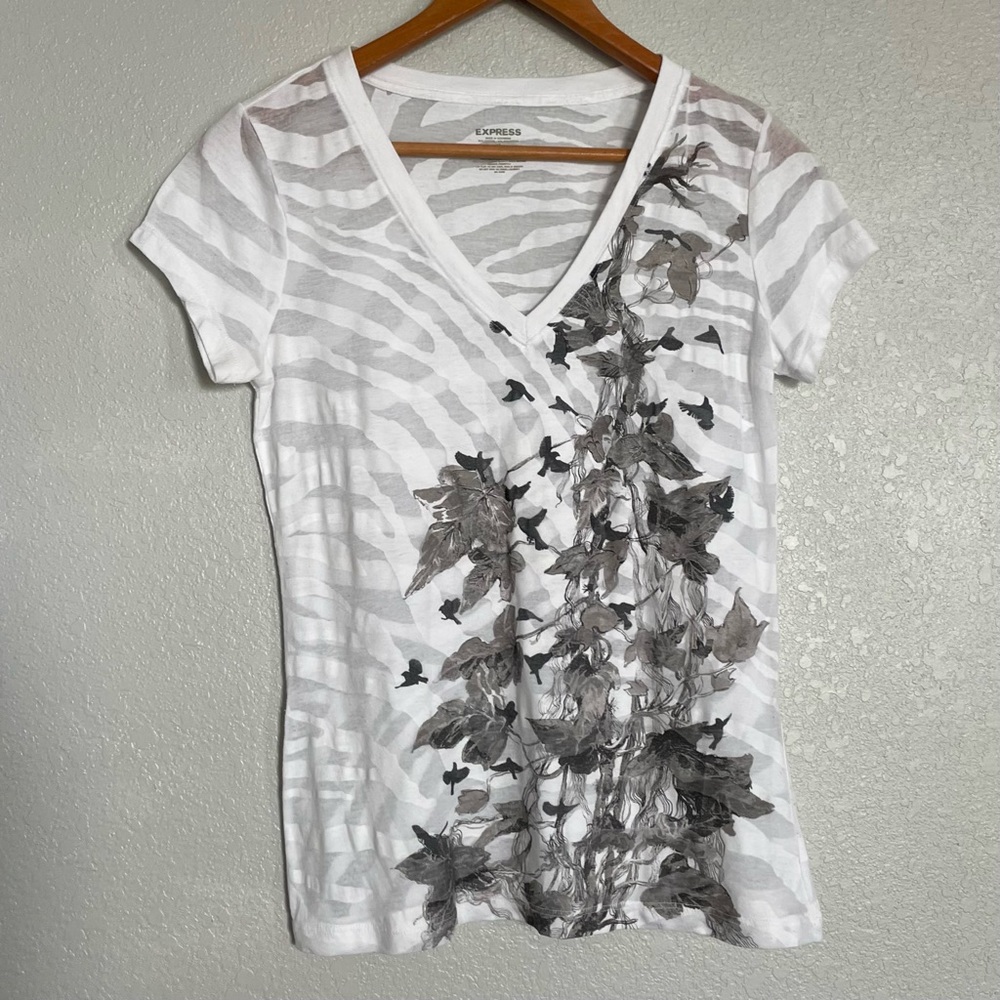 Express - White Zebra Print V-neck Short Sleeve Tee - Size M